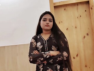 Kurvige indische bhabhi wird im hotel hart gefickt