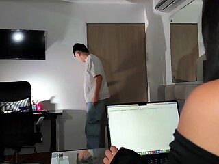 Colombianerin bekommt brutalen Creampie im Büro